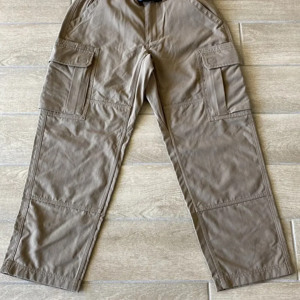 Duluth Trading Mens Dry on The Fly Cargo Pants in Bark Size: M